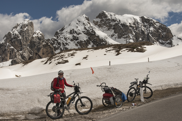 Verschneite Dolomitenlandschaft unterm Giaupass