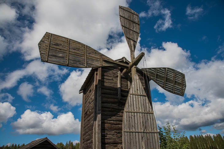 Alte Windmühle in Mittel-Finnland