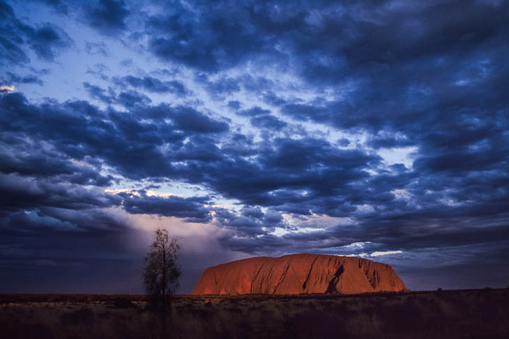 Ayers Rock / Uluru im Outback bei Alice Springs