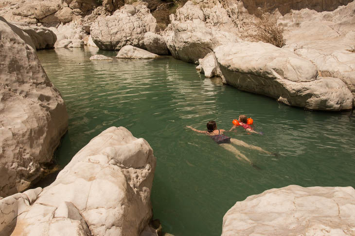 Schwimmen felsigen Wadi Bani Khalid