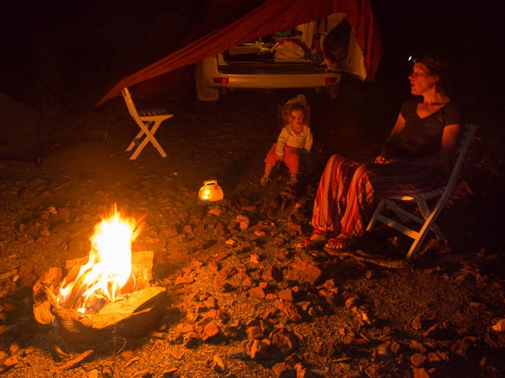 Lagerfeuer am letzten Abend vor dem Rückflug im Akhbar-Gebirge
