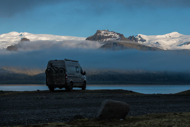 Island mit Wohnmobil